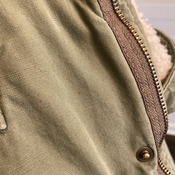 GAP cargo army/sherpa jacket 4T - Picture 13 of 14